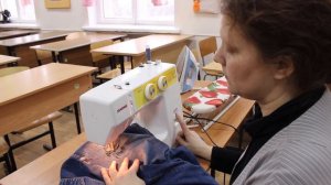 Штопка на швейной машине.