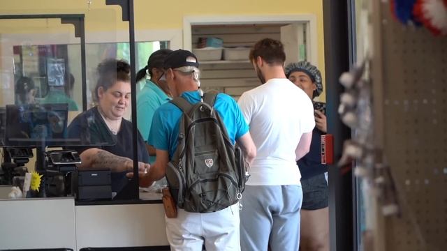 Wearing Shirts with Strangers Faces on Them Prank смотреть онлайн