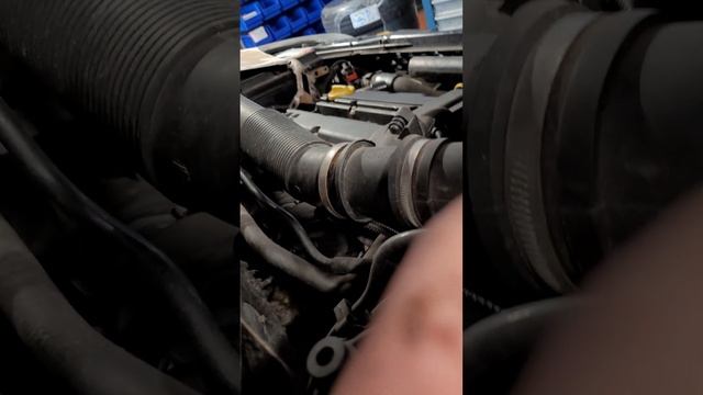 How to replace MAF sensor opel astra, meriva, corsa смотреть онлайн