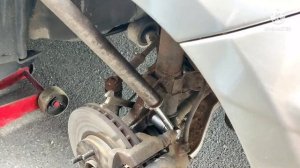 Замена передней стойки на Nissan X-trail T-30 2.2 дизель