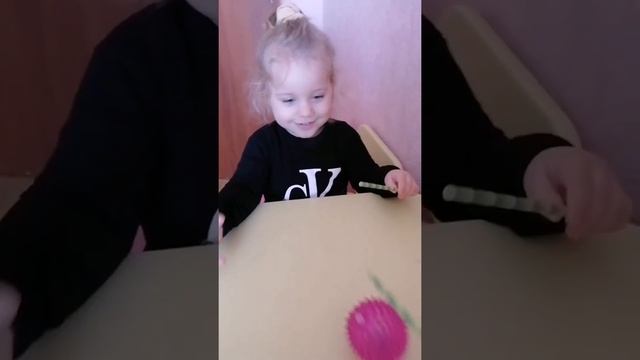 Учим стишок. Играем в детский теннис. Развивающие игры дома.