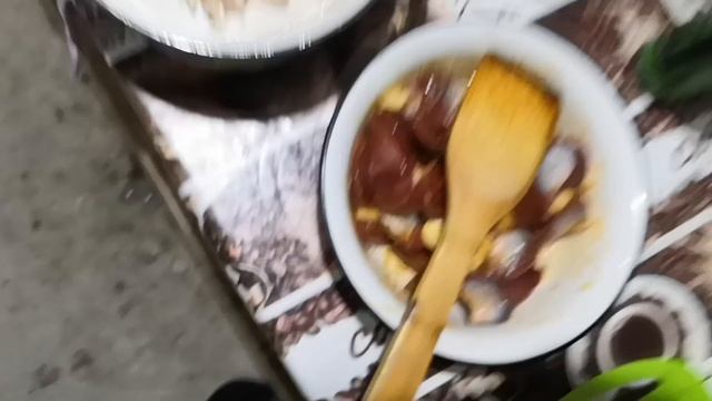 КУЛИНАРНОЕ ШОУ ШЭФА СЕРЖИО ГАЛЬВАНИ - ВЫПУСК 1 (Pasta con stomaci d'anatra in salsa all'aglio) смотреть онлайн