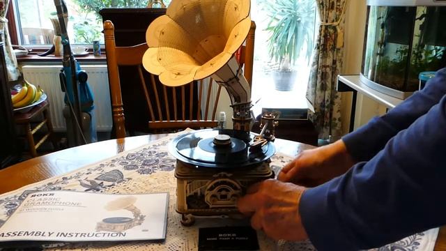 ROKR Classic gramophone смотреть онлайн