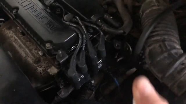 Kia Spectra троит двигатель в сырую погоду смотреть онлайн