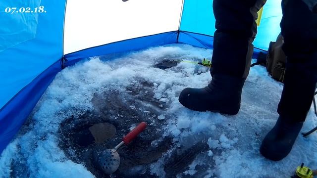 Зимний лещ на донку . 07.02.18. / зимняя рыбалка смотреть онлайн