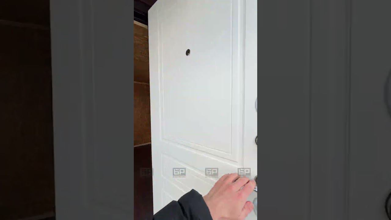 Бытовка БК-1 с крыльцом, снаружи обшита OSB, каркас окрашен в коричневый цвет смотреть онлайн