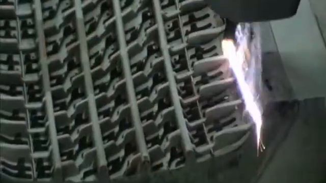 Очистка пресс форм в шинной промышленности при помощи системы Cleanlaser смотреть онлайн