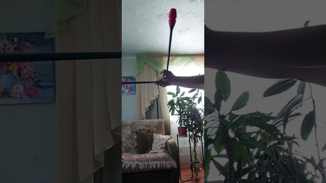 учимся делать мельницу булавами(Даша) смотреть онлайн