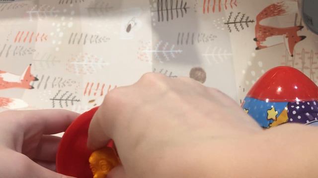 Распаковка пластикого яйца от конфитрейд Лапусики