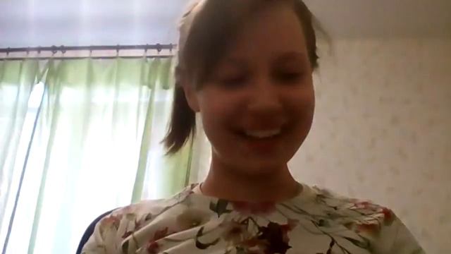 Учим девочку играть на пианино (Орем) смотреть онлайн