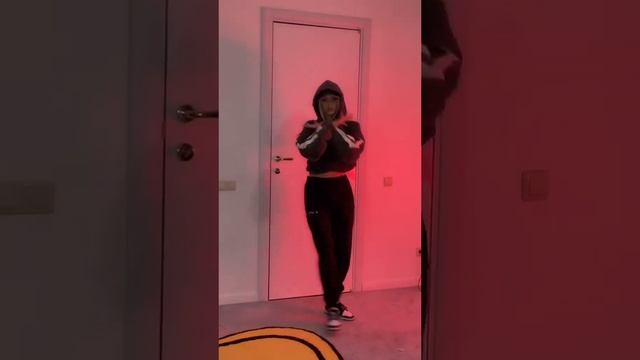 Юля Гаврилина @Julia_Gavrilina смотреть онлайн