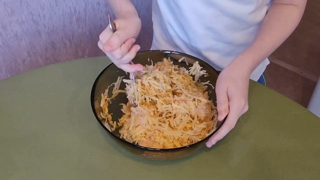 Картофельные драники с курочкой, сыром и зеленью! Быстро, просто и обалденно вкусно! смотреть онлайн