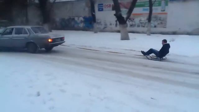 На санках за машиной! смотреть онлайн