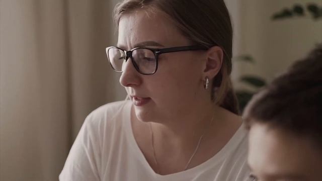 Zara - ФАСТФУД одежды в мире МОДЫ с БЕШЕНЫМ успехом | История бренда | История компании Zara