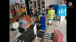 сюжетно - ролевая игра "Водители и пешеходы", Подготовительная группа