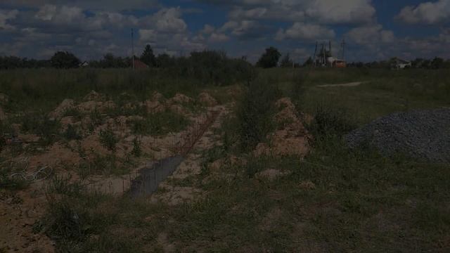 Ленточный фундамент своими руками. Часть 2. Литье бетона в землю. смотреть онлайн