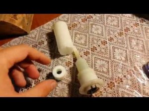 КАК ПОМЕНЯТЬ ДАТЧИК УРОВНЯ ЖИДКОСТИ ОМЫВАТЕЛЯ | KIA SPORTAGE 3 | КАК ПРОСТО СНЯТЬ БАЧОК ОЖ | G4KD |