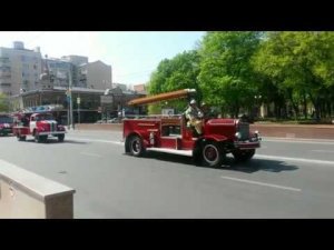 Парад пожарных ретро-машин. 370 лет пожарной охране