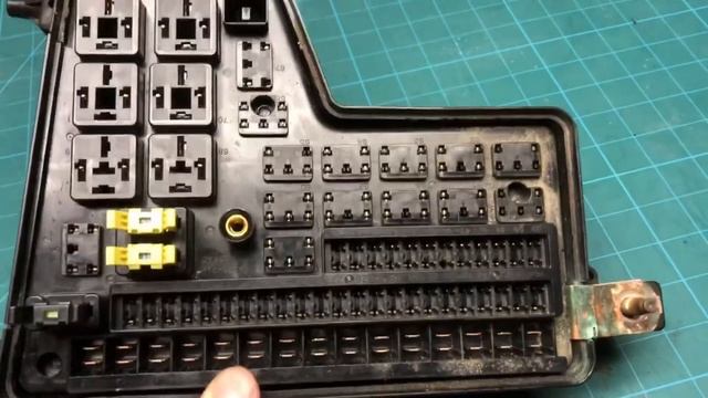 04 Dodge Ram lighting fault. IPM/FCM diagnosis and repair смотреть онлайн