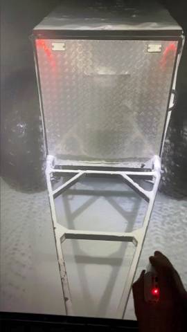 Тащим прицеп через наледь по реке смотреть онлайн