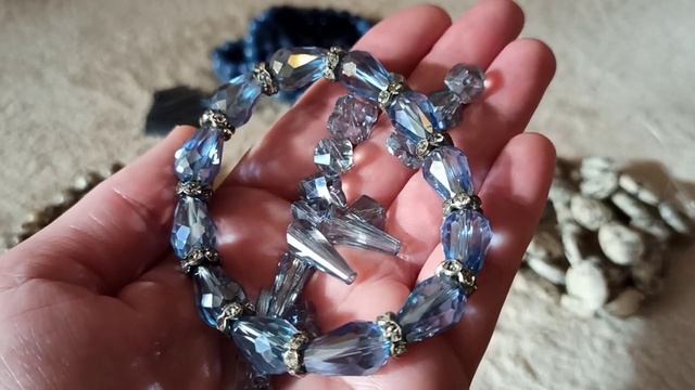 4. Подбор материалов для украшений. Голубые кристаллы с черной фурнитурой (интересно!) #украшения смотреть онлайн