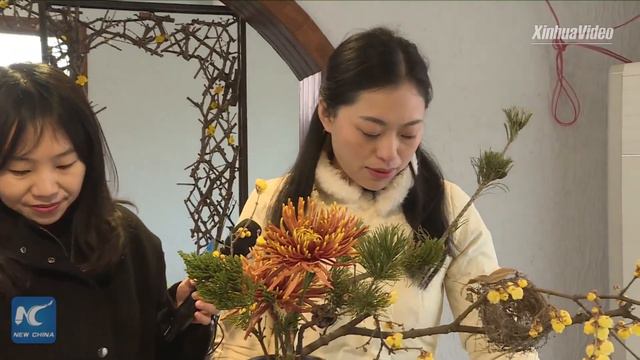 Wintersweet growing contributes to rural revitalization in town of Chongqing, China смотреть онлайн