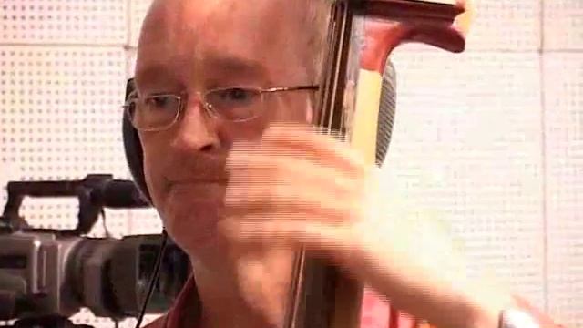 Вика Магадан Знакомый двор.flv смотреть онлайн