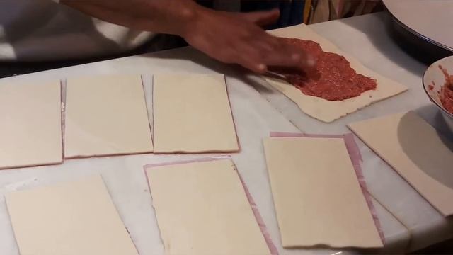 МУЖ НА КУХНЕ #2. ПИРОГИ С ФАРШЕМ. смотреть онлайн