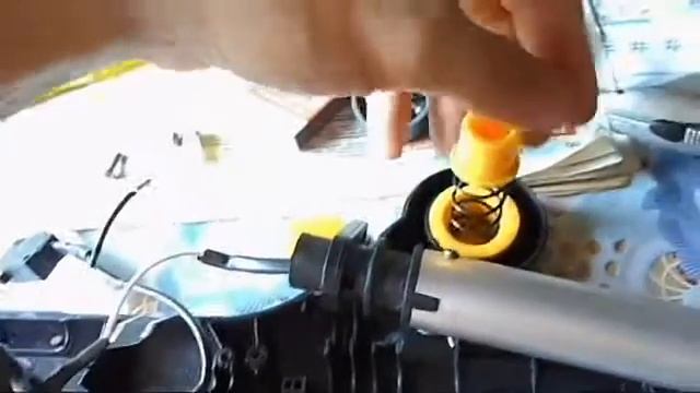 Процесс переделки триммера huter для работы с 6а/ч АКБ смотреть онлайн