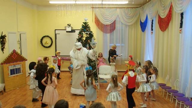 Валенки-валенки носит Дед удаленький смотреть онлайн
