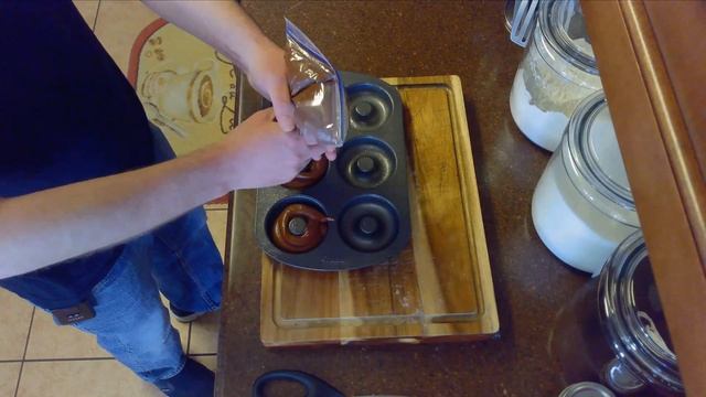 How to Make Chocolate Cake Doughnuts смотреть онлайн