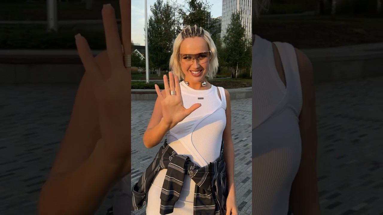 Клава Кока - (не) Бесишь ❤️слушайте эксклюзивно в VK Музыке ! #клавакока #music #vkmusic смотреть онлайн