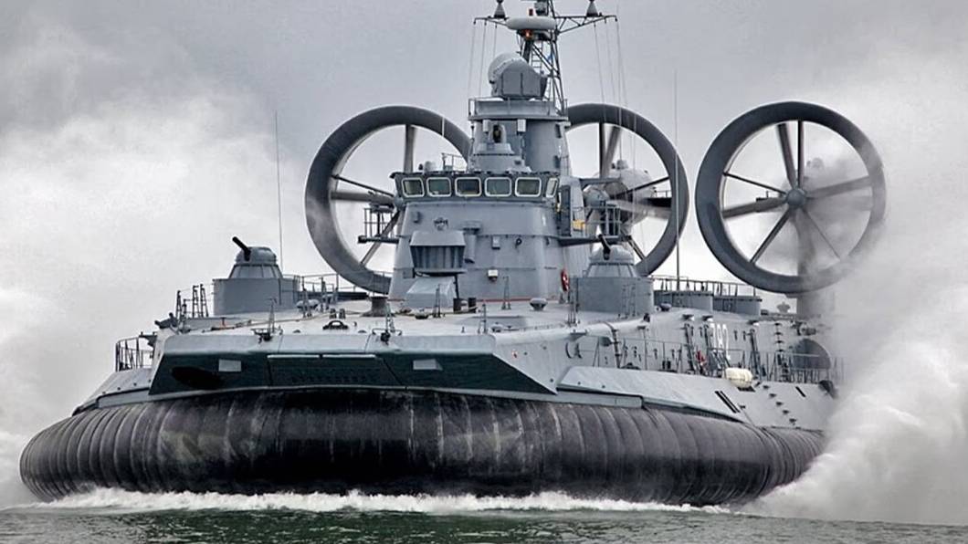 Что случилось с гигантским судном на воздушной подушке