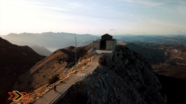 ЧЕРНОГОРИЯ | Мавзолей Петра Негоша в парке Ловчен | Njegošev Mauzolej | Drone Video Mavic PRO смотреть онлайн