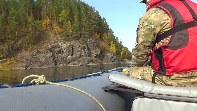 ЖОР КРУПНЯКА! СЛОМАЛ СПИННИНГ! РЕАЛЬНЫЕ КОНИ У РУЧЬЯ 2! смотреть онлайн