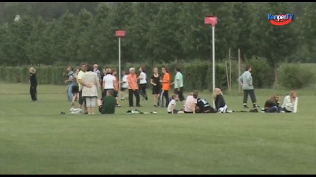 2010-Aug - Casteren Voet en korfbalwedstrijd смотреть онлайн