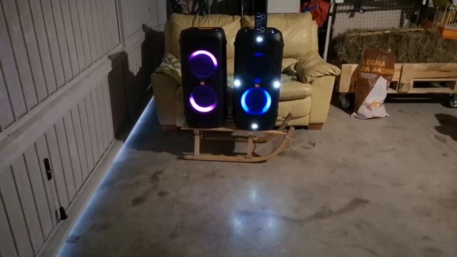 Jbl partybox 310 Vs 200 sound test 2021 смотреть онлайн
