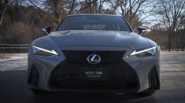 2022 Lexus IS 500 Review // Old School Cool