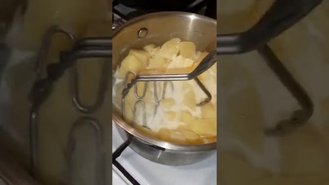 Ролик № 406. Отбивные из свинины с овощами. смотреть онлайн