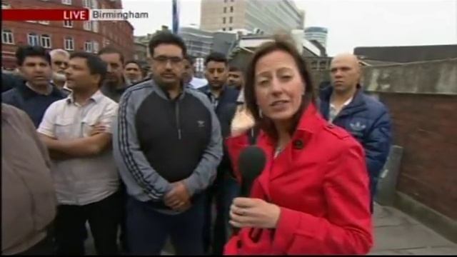 Birmingham: Taxi drivers at New Street strike over lack of parking space смотреть онлайн