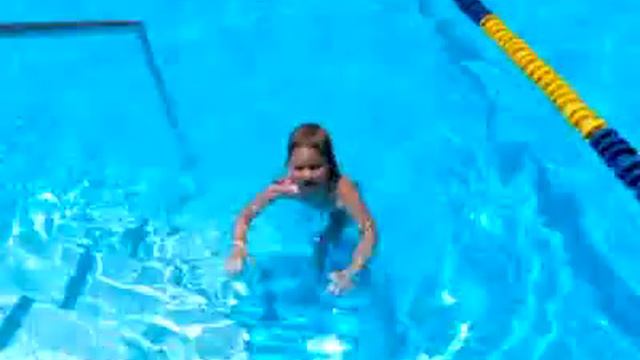 В аквапарке под открытым небом смотреть онлайн