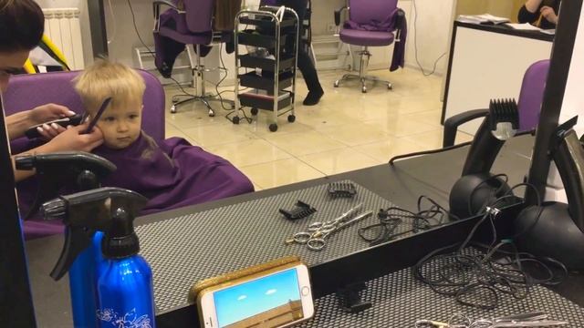 Ребенок не сидит во время стрижки? Ерунда! Haircut 1 year old! смотреть онлайн