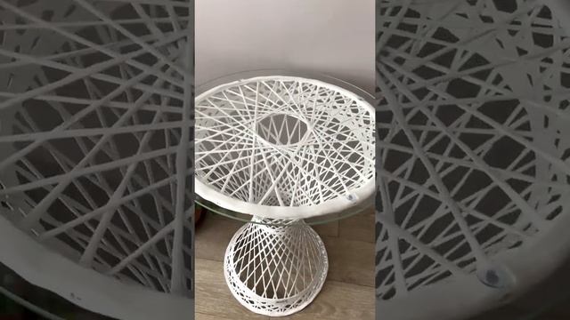 Садовый столик из поликомпозита белый.