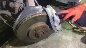 Самостоятельная замена тормозных колодок на Audi Q-5.