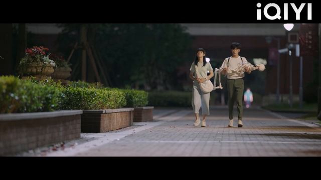 Cinderella meletakkan tangannya di kaki CEO, Ketua Pegawai Eksekutif mempunyai reaksi fisiologi смотреть онлайн