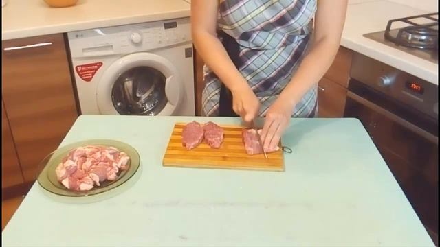 КАК ЗАМАРИНОВАТЬ И ПРИГОТОВИТЬ ШАШЛЫК ИЛИ СТЕЙК? ЭТО ПОД СИЛУ КАЖДОМУ! смотреть онлайн