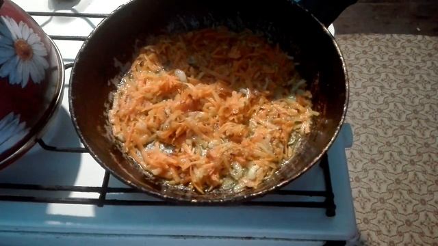 Простая кухня - рисовая каша с подливкой и котлетой. смотреть онлайн