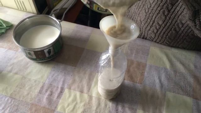 КОРМЛЕНИЕ КОЗЛЯТ из МИСКИ и БУТЫЛКИ смотреть онлайн