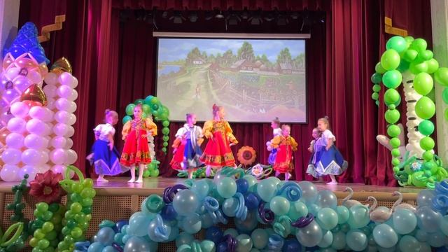 РУССКИЙ НАРОДНЫЙ ТАНЕЦ "ДЕРЕВЕНСКИЕ ЗАБАВЫ" смотреть онлайн
