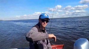 HONDA 40 лодочный мотор и лодка Днепр.  Краткий обзор и покатушка.